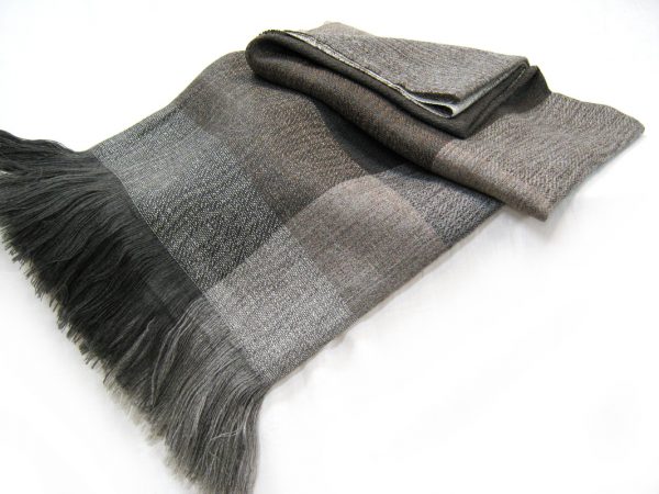 NZ  Classic WXG1-15 Throw/Wrap - Image 2