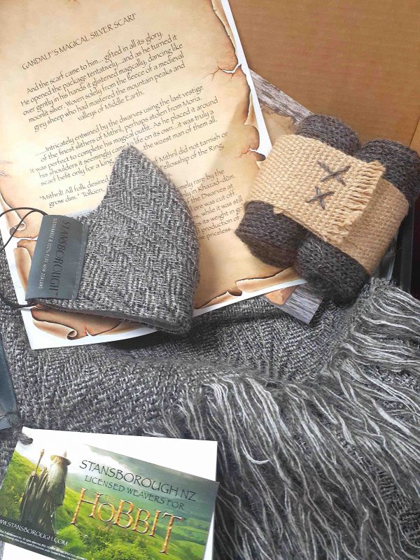 Movie Pack 2- Gandalf Scarf, Gloves and Gandalf Mask - Special - Image 3