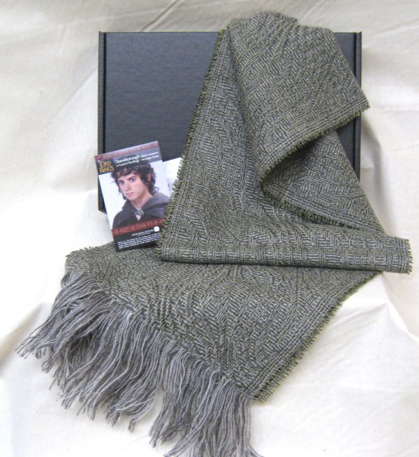 Fellowship Cloak Fabric Scarf - Image 10
