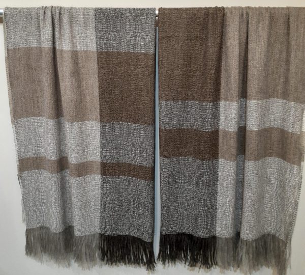 NZ  Classic WXG1-15 Throw/Wrap - Image 6