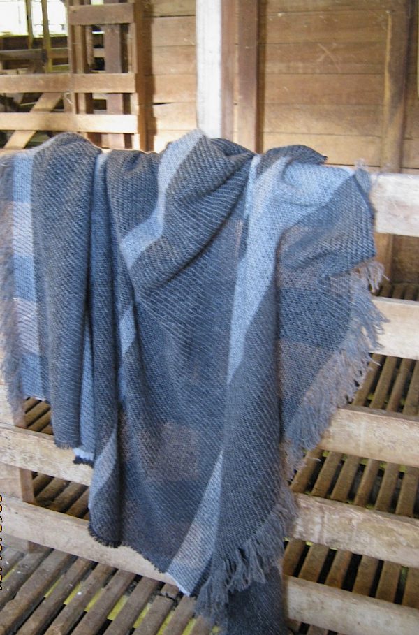NZ Rugby Licensed BW with Merino Throw - gift boxed - Image 4