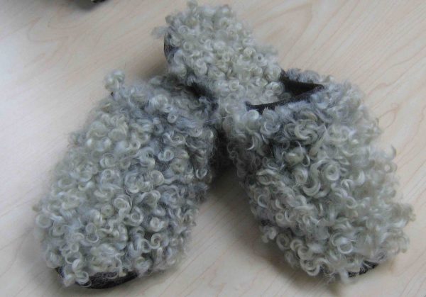 Adult Pelt Slippers - CURRENTLY OUT OF STOCK - Image 4