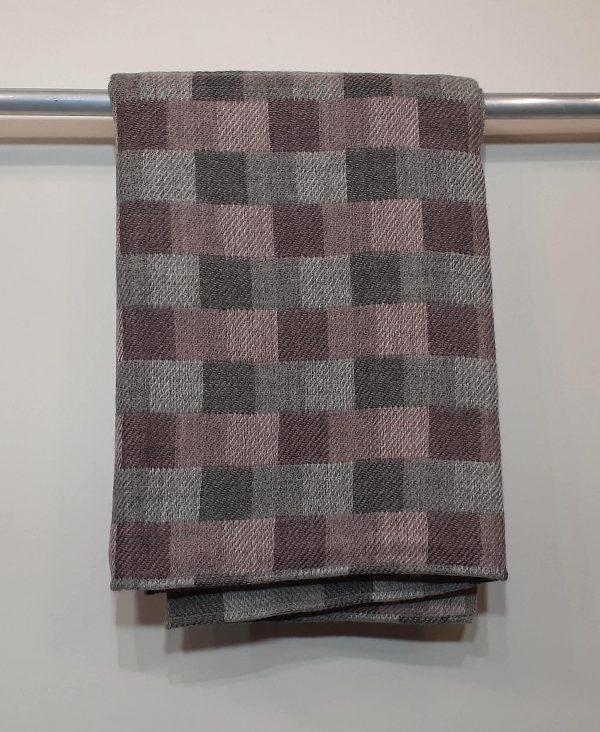 Cosy Quilt Throw - Luxurious Double Weave Classic Design - Image 6