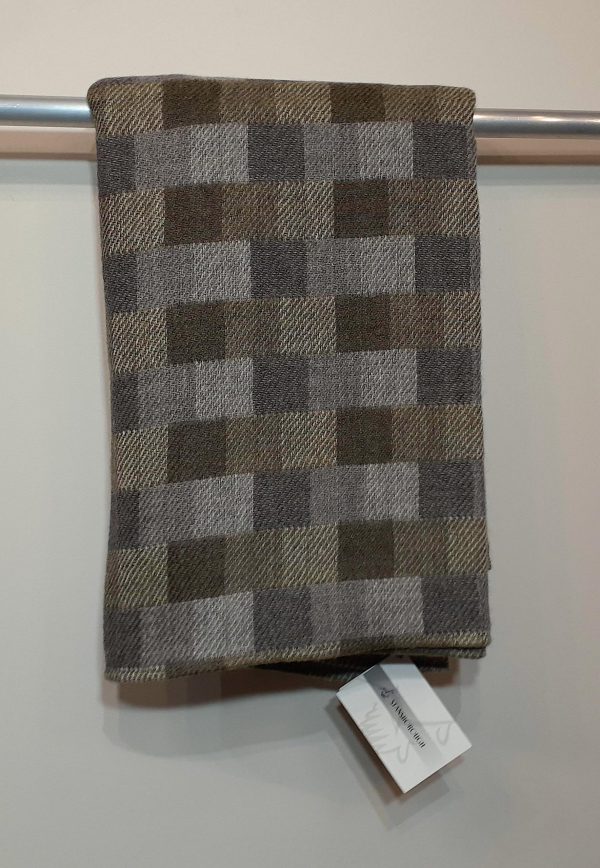 Cosy Quilt Throw - Luxurious Double Weave Classic Design - Image 7