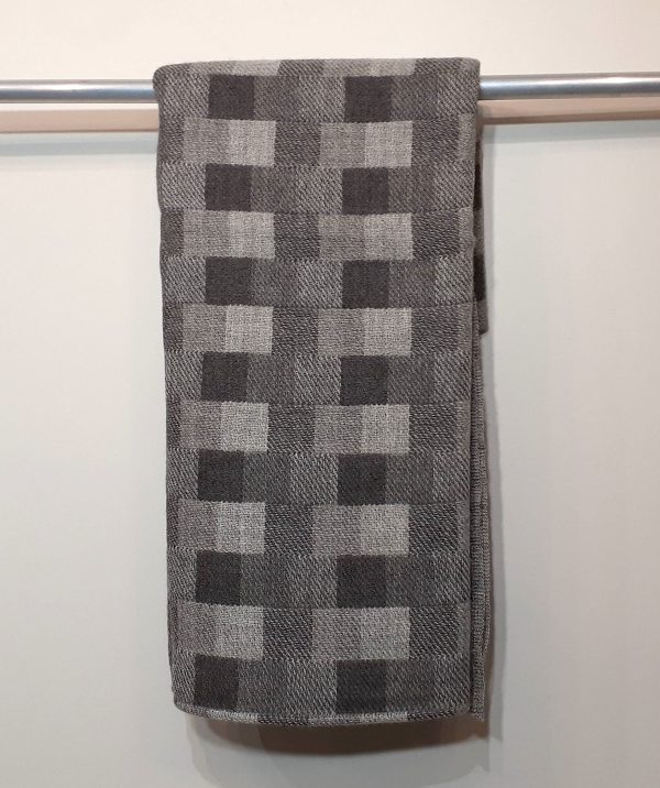 Cosy Quilt Throw - Luxurious Double Weave Classic Design - Image 9