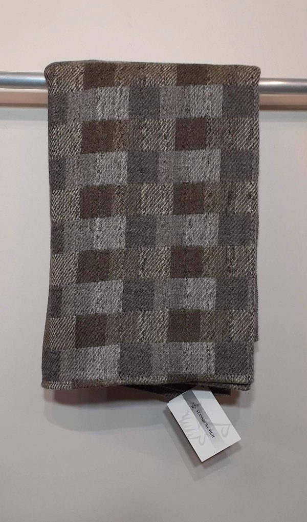 Cosy Quilt Throw - Luxurious Double Weave Classic Design - Image 8