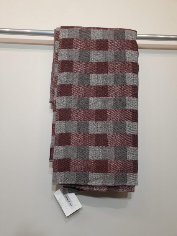 Cosy Quilt Throw - Luxurious Double Weave Classic Design - Image 11